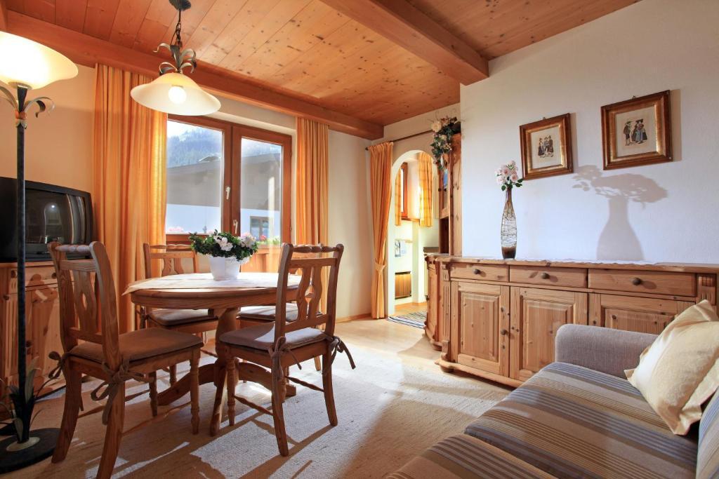 Landhaus Bachler Brixen im Thale Szoba fotó